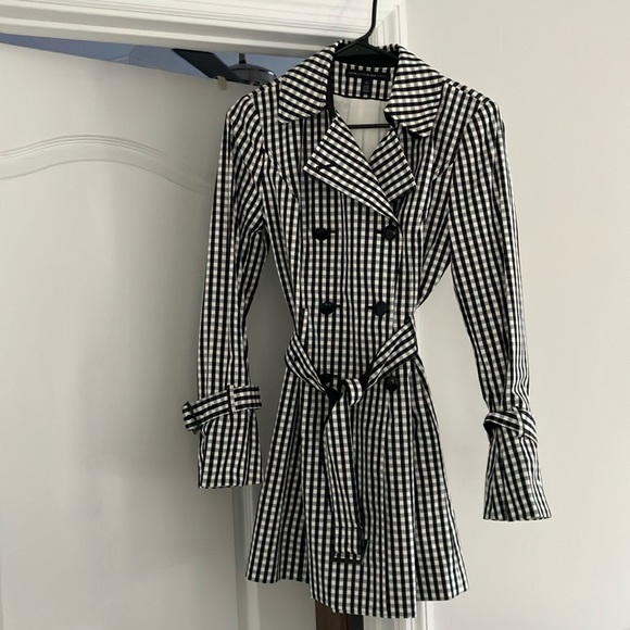 White House Black Market Jackets & Blazers - Trendy trench coat… Black and White checked